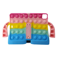 Nettech Apple iPad Air 4 10.9 inc Uyumlu Kulaklı Pop It Arka Koruma (Karışık Renk) NT-96712