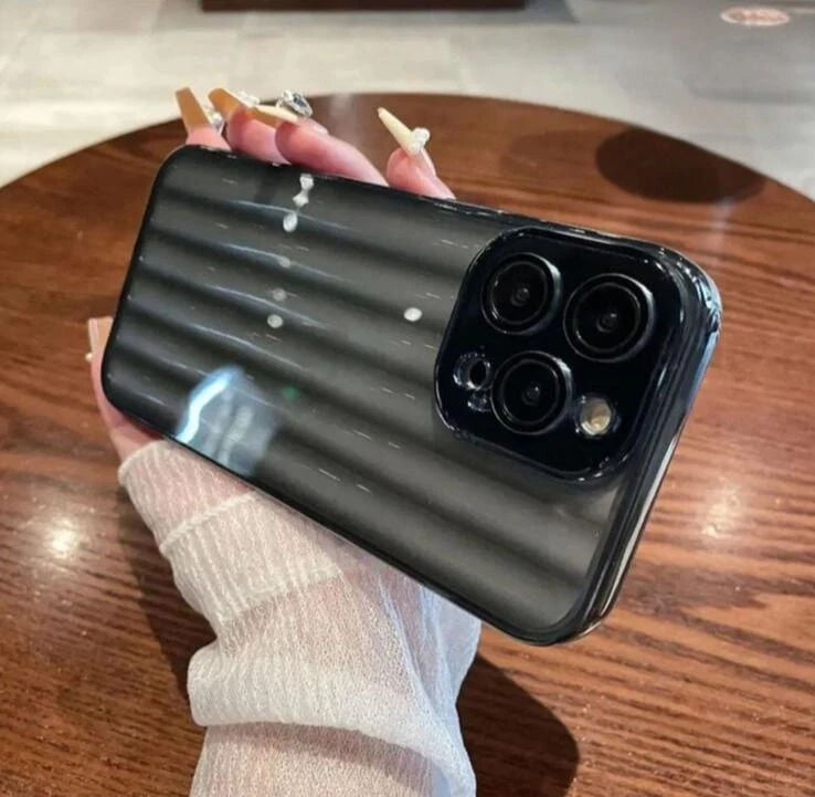 Pat Şeffaf Yumuşak Silikon Kılıf (Siyah)